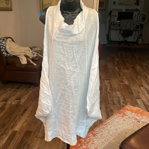 White Linen Dress with cow neck - Picture 1 of 14
